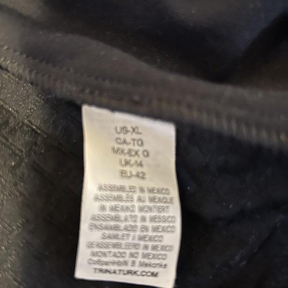 Trina Turk - Athleisure wear XL cover up - Picture 3 of 5